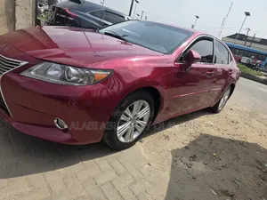 Lexus ES 2014 Red