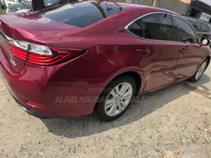 Lexus ES 2014 Red