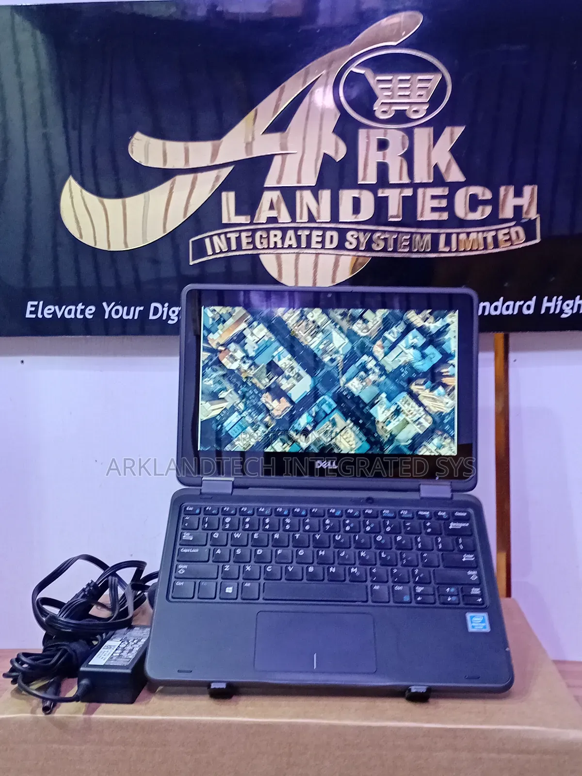 Laptop Dell Latitude 3301 8GB Intel Pentium SSD 256GB