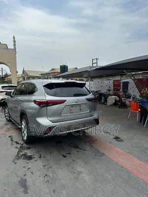 Toyota Highlander Limited 2021 Silver