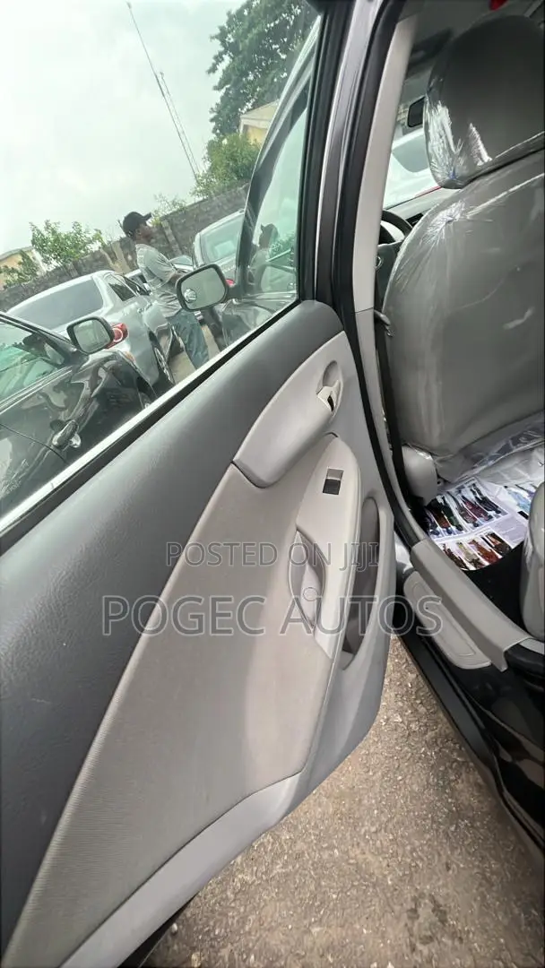 Toyota Corolla 2009 Gray