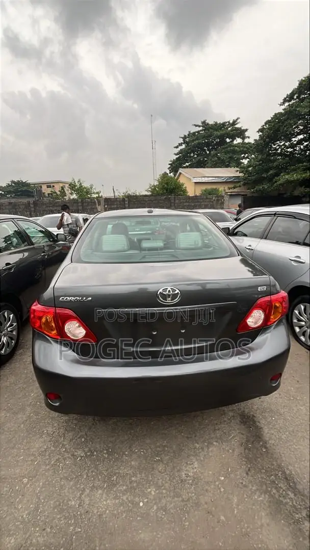 Toyota Corolla 2009 Gray