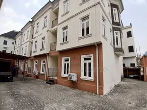 5bdrm House in Agungi for sale