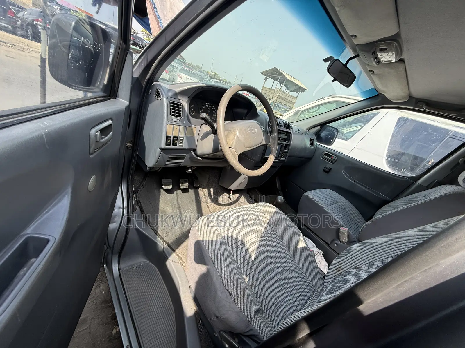 Toyota HiAce 2002 Blue