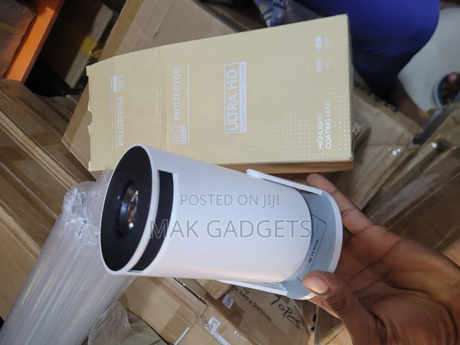 Smart Android Tv Projector With Screen Cast Ultra Hd
