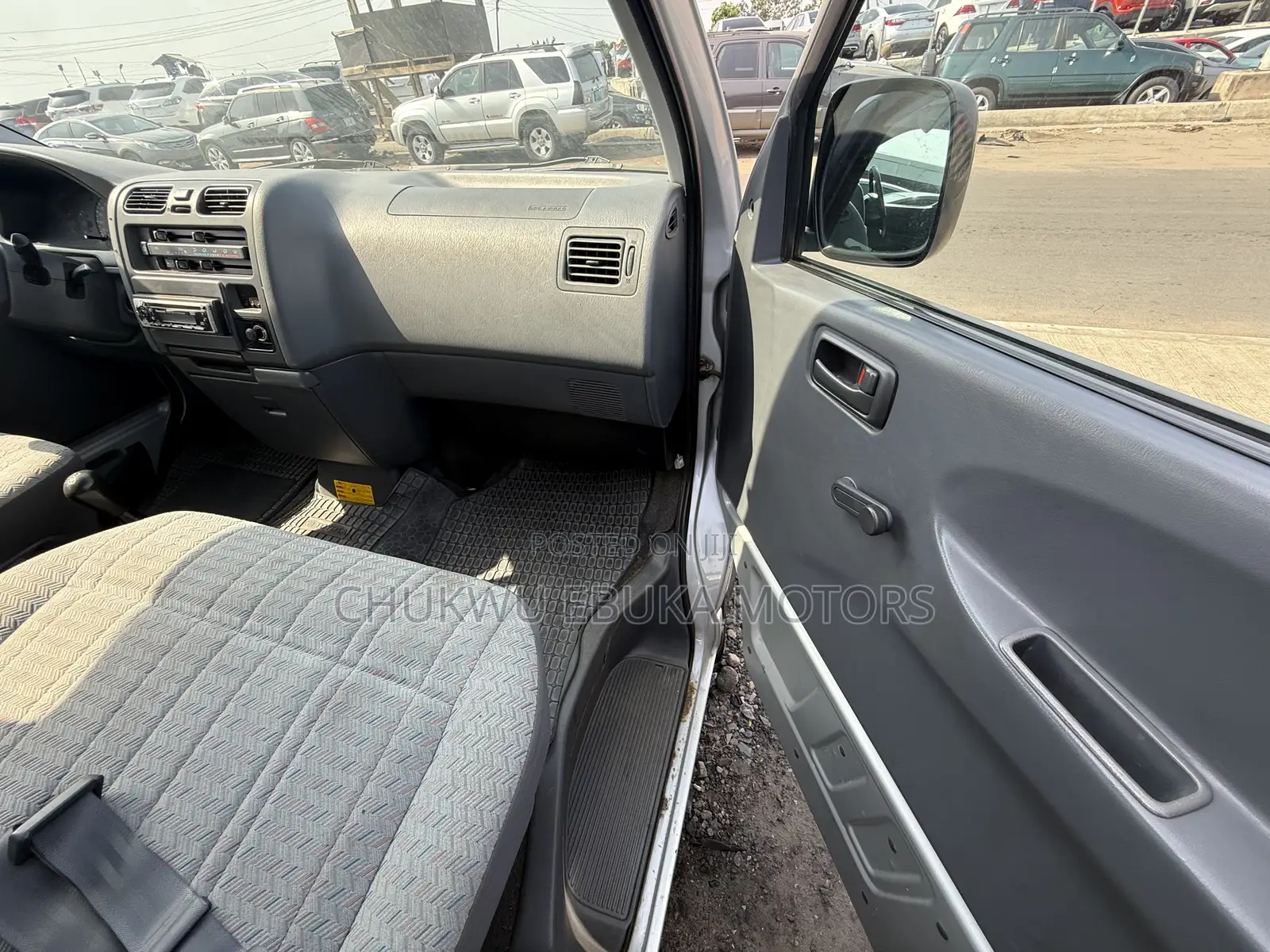 Toyota HiAce 2004 Silver
