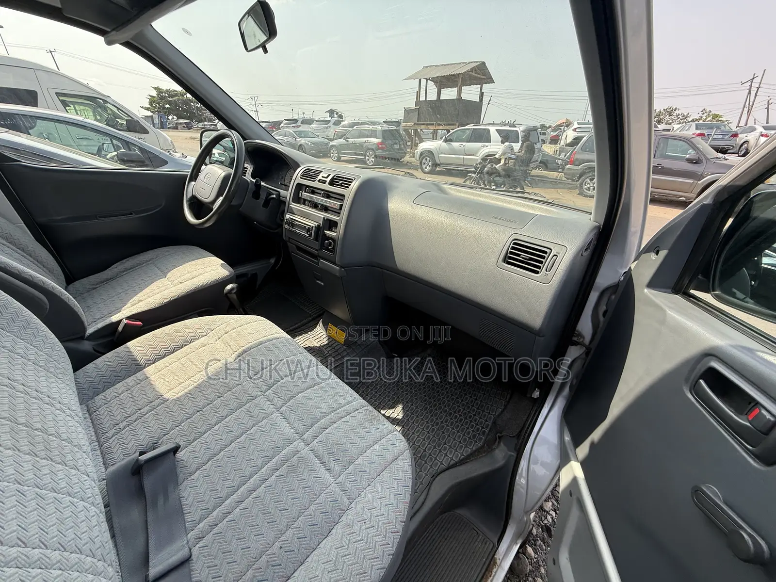 Toyota HiAce 2004 Silver