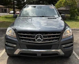 Mercedes-Benz M Class ML350 4MATIC 4dr SUV AWD (3.5L 6cyl 7A) 2014 Gray