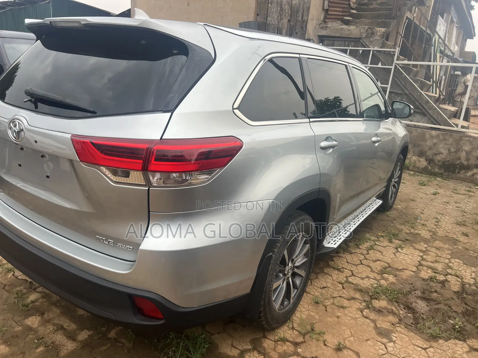 Toyota Highlander XLE 4x2 V6 (3.5L 6cyl 8A) 2017 Silver