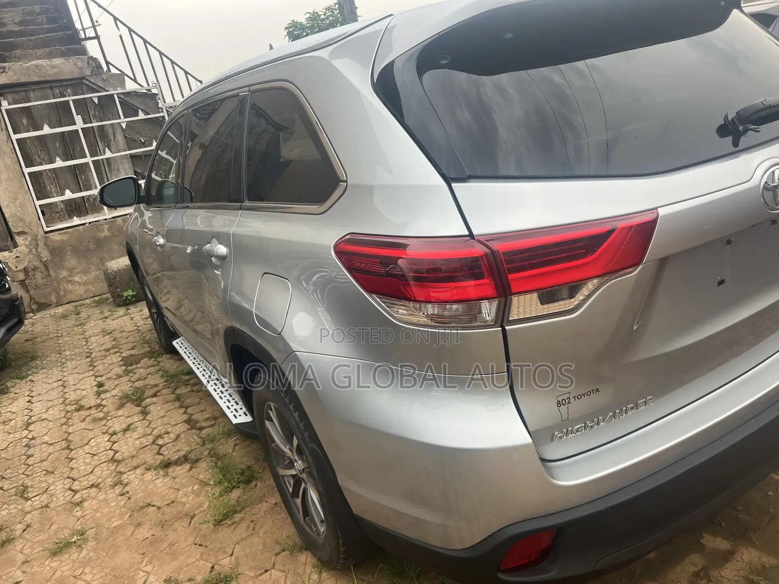 Toyota Highlander XLE 4x2 V6 (3.5L 6cyl 8A) 2017 Silver