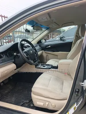 Toyota Camry SE 4dr Sedan (2.5L 4cyl 6A) 2013 Gray