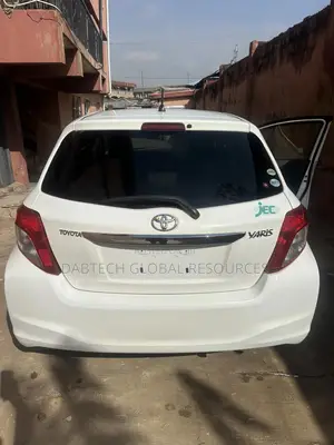 Toyota Yaris 2011 White