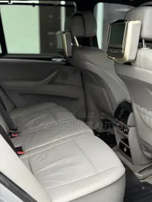 BMW X5 xDrive 48i AWD (4.8L 8cyl 6A) 2009 Gray