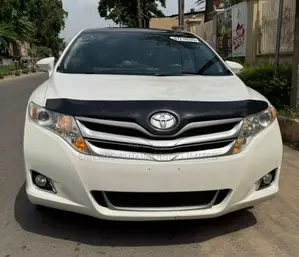 Toyota Venza V6 AWD 2012 White