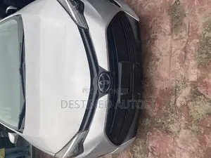 Toyota Corolla SE Special Edition 4dr Sedan (1.8L 4cyl CVT) 2017 Silver