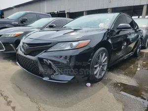 Toyota Camry XSE FWD (2.5L 4cyl 8AM) 2018 Black