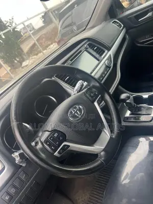 Toyota Highlander XLE 4x2 V6 (3.5L 6cyl 8A) 2017 Silver