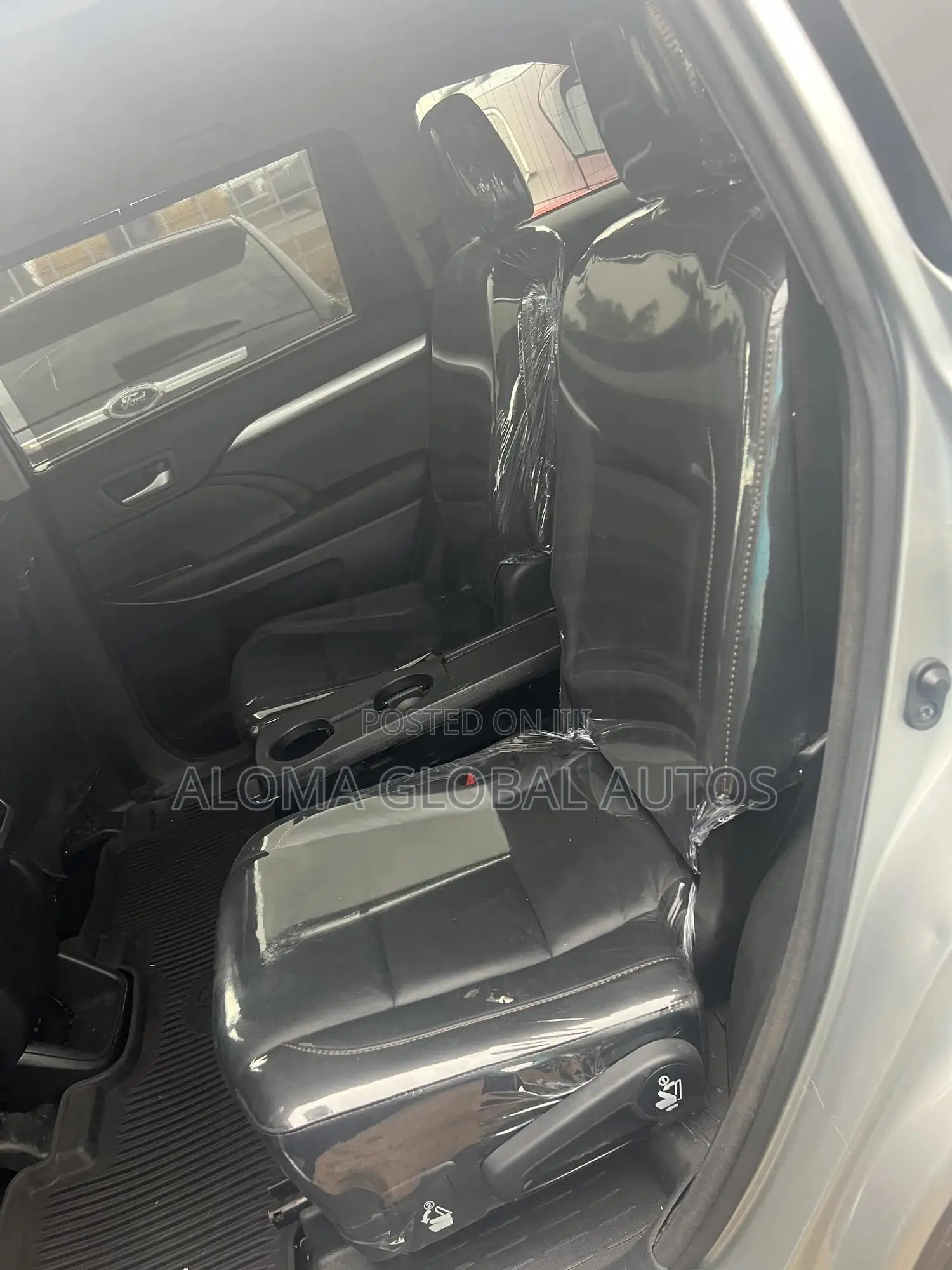 Toyota Highlander XLE 4x2 V6 (3.5L 6cyl 8A) 2017 Silver