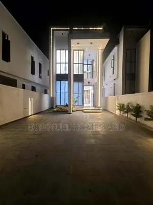 5bdrm Duplex in Ikota for sale
