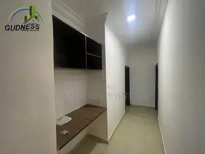3bdrm Apartment in Chevron for rent