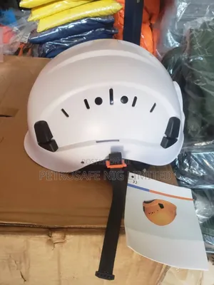 Helmet With Four Point Strap (Portwest