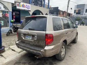 Honda Pilot 2004 Gold