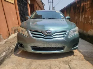 Toyota Camry LE 4dr Sedan (2.5L 4cyl 6AM) 2010 Green