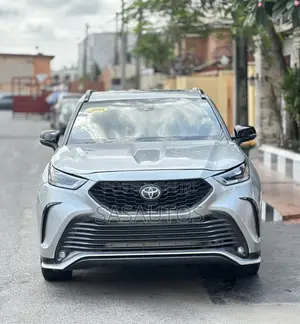 Toyota Highlander XSE 2021 Silver