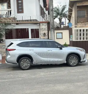 Toyota Highlander XSE 2021 Silver