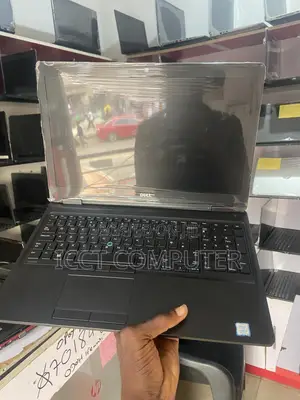 New Laptop Dell Latitude 5580 8GB Intel Core I5 SSD 256GB