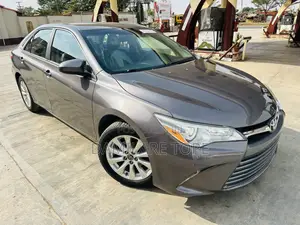 Toyota Camry LE 4dr Sedan (2.5L 4cyl 6A) 2015