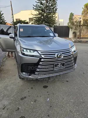 Lexus LX 600 2023 Gray