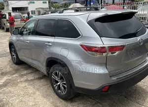 Toyota Highlander XLE V6 4x4 (3.5L 6cyl 6A) 2016 Gray