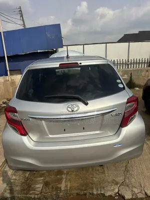 Toyota Yaris 2015 Silver
