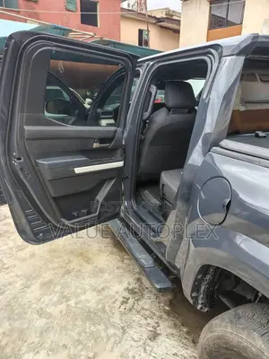 Toyota Tacoma SR5 Double Cab 6' Bed AT 2024 Gray