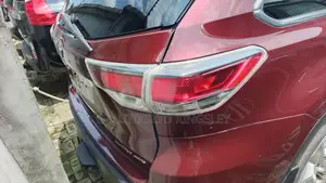 Toyota Highlander Limited Platinum 4dr SUV AWD (3.5L 6cyl 6A) 2015 Red