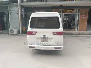 Bus 2015 White