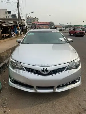 Toyota Camry SE 4dr Sedan (2.5L 4cyl 6A) 2013 Silver