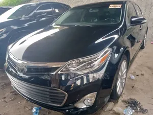 Toyota Avalon Limited Sedan FWD (3.5L 6cyl 6A) 2012 Black