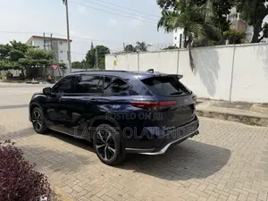 Toyota Highlander XSE 2022 Blue