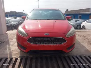 Ford Focus SE Sedan FWD (1.0L 3cyl 6M) 2017 Red