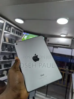 Apple iPad mini 4 128 GB Silver