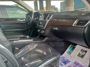 Mercedes-Benz M Class ML350 4MATIC 4dr SUV AWD (3.5L 6cyl 7A) 2014
