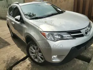 Toyota RAV4 Limited 4dr SUV AWD (2.5L 4cyl 6A) 2015 Silver