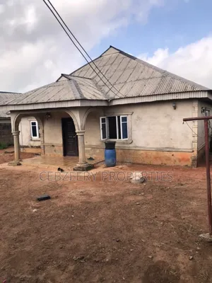3bdrm Bungalow in Top City Estate, Ifo for sale