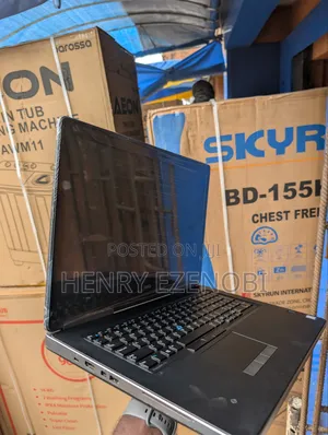 Laptop Dell Precision 7720 16GB Intel Xeon HDD+SSD 512GB