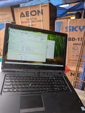 Laptop Dell Precision 7720 16GB Intel Xeon HDD+SSD 512GB