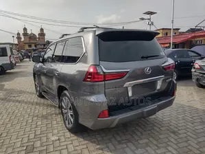 Lexus LX 570 AWD 2017 Gray