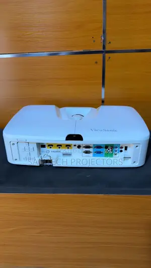 Neat Viewsonic Direct  Uk Used In Lekki, Abuja, Ph, Ibadan,Warri, Uyo