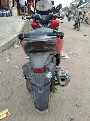 Honda Forza 2022 Red